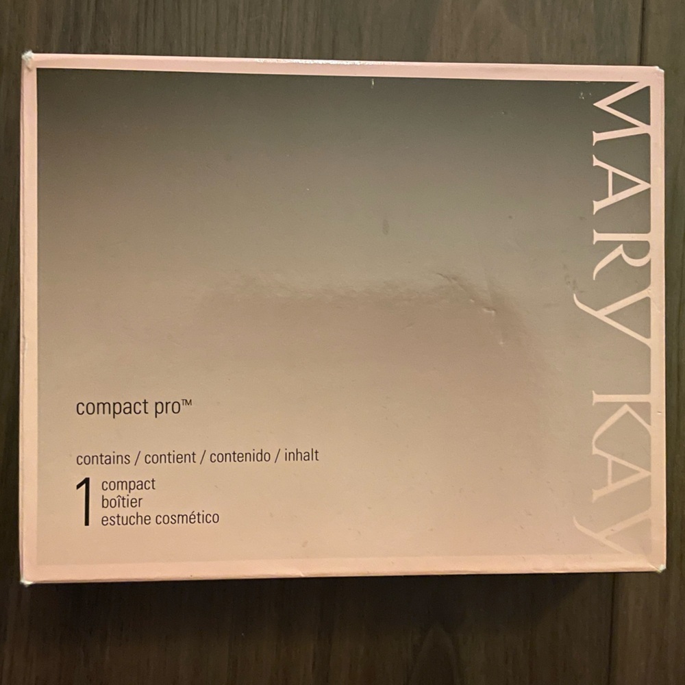 Mary Kay Makeup Compact Pro